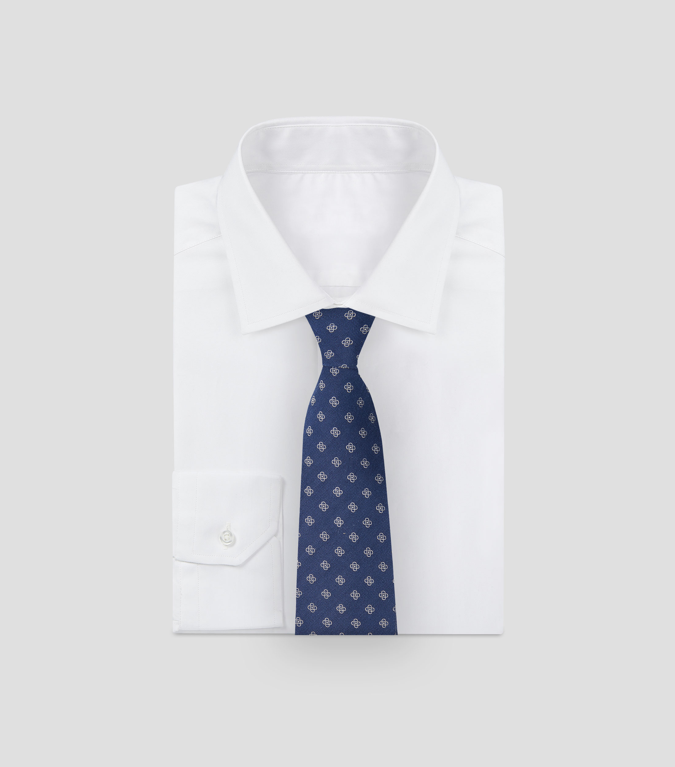 Corbata ancha con bordado